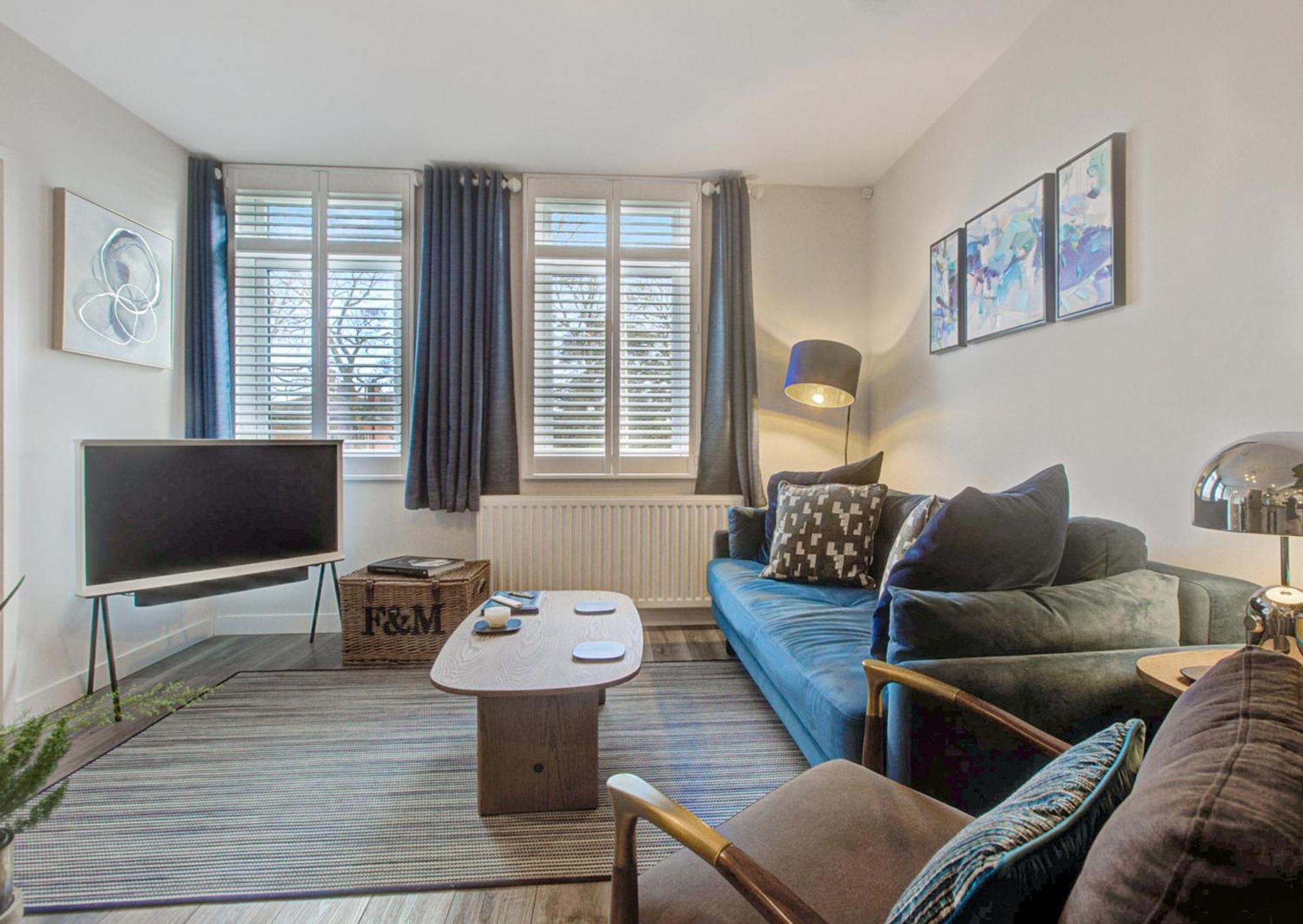 Stylish, Business Traveller Friendly Apartment, With Free Parking And Netflix ファーンバラ エクステリア 写真